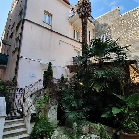 Queen Ernesta Ii Apartment Rovinj